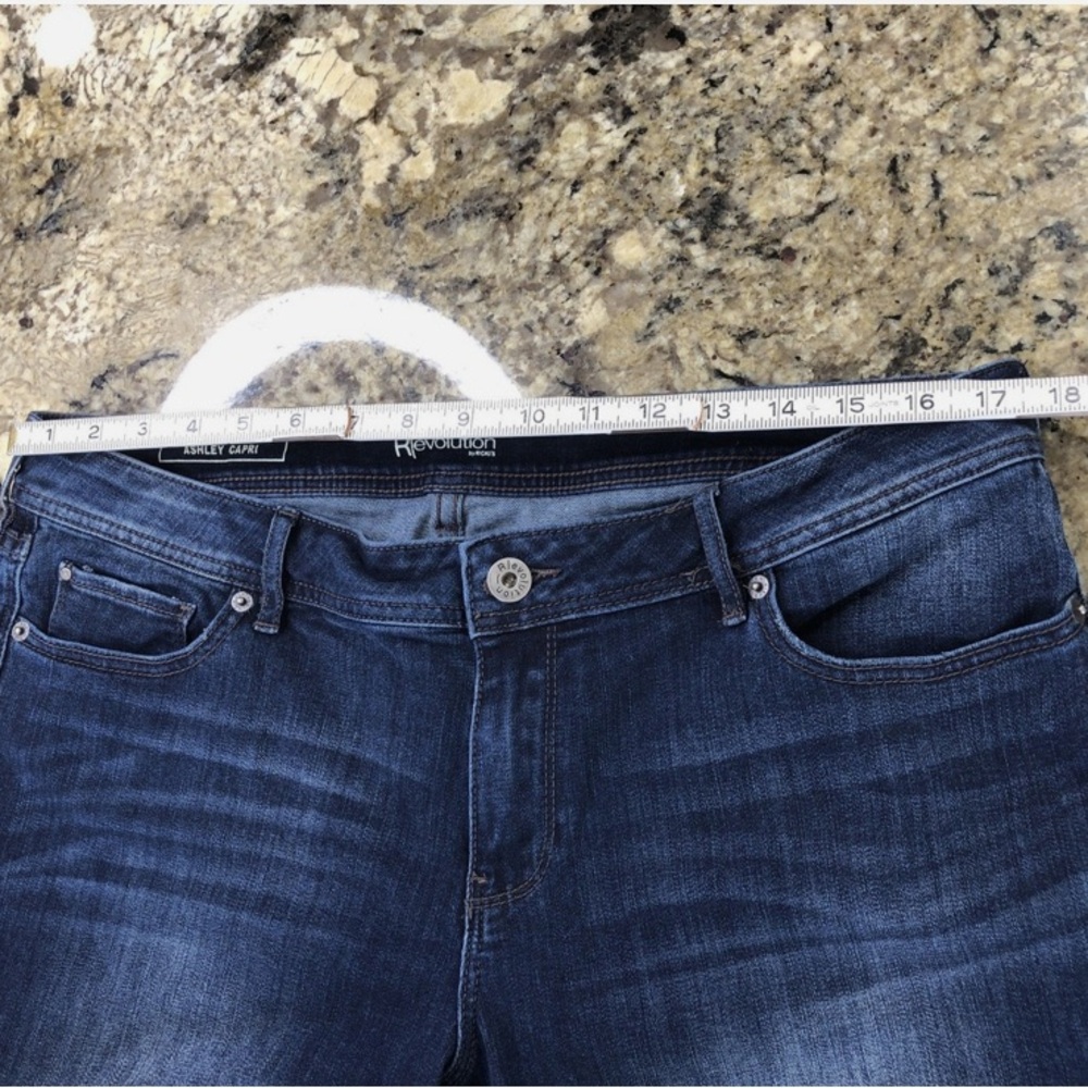 Ricki’s dark wash “Ashley” Revolution capri jeans - Picture 5 of 8